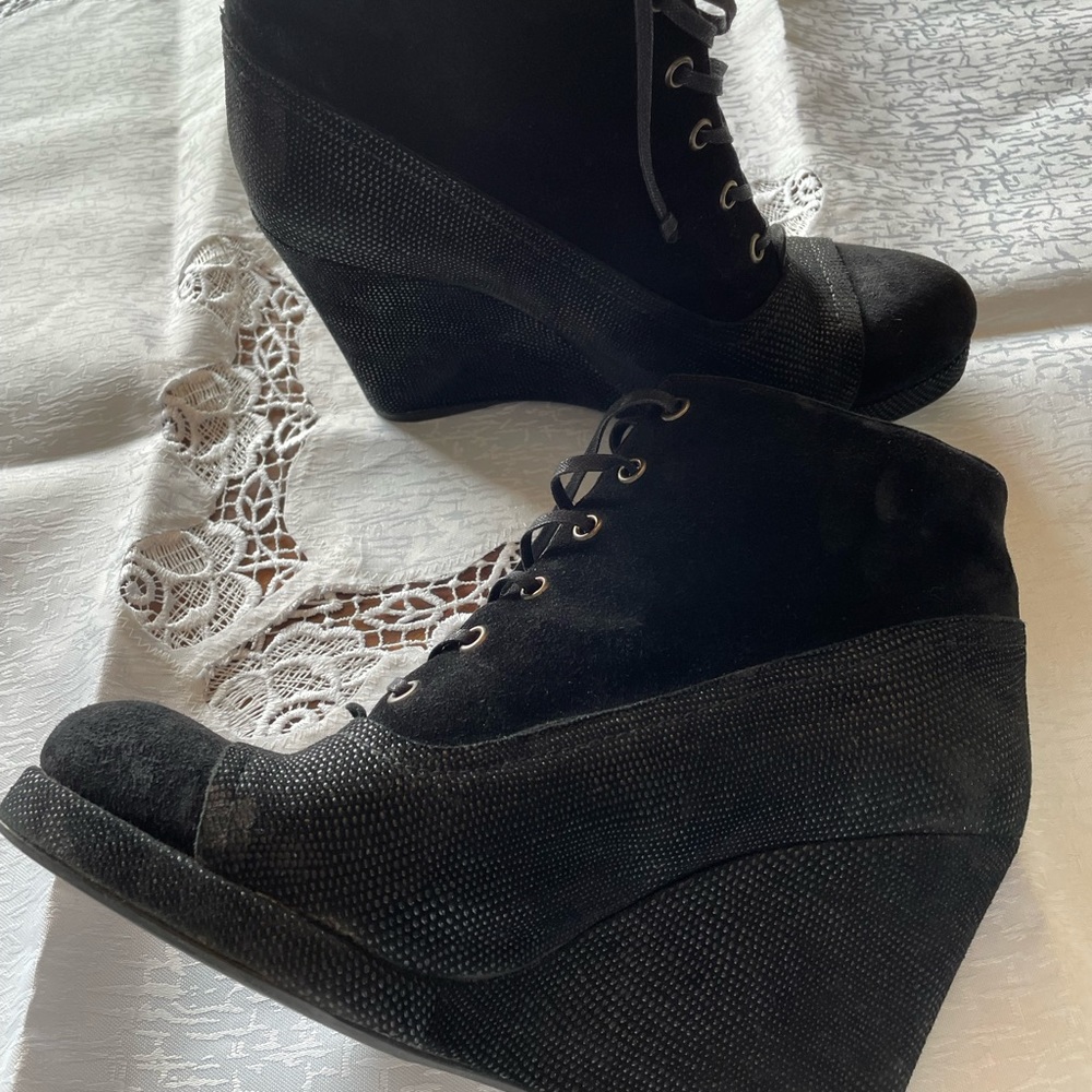 Stuart Weitzman Boots - Picture 4 of 7